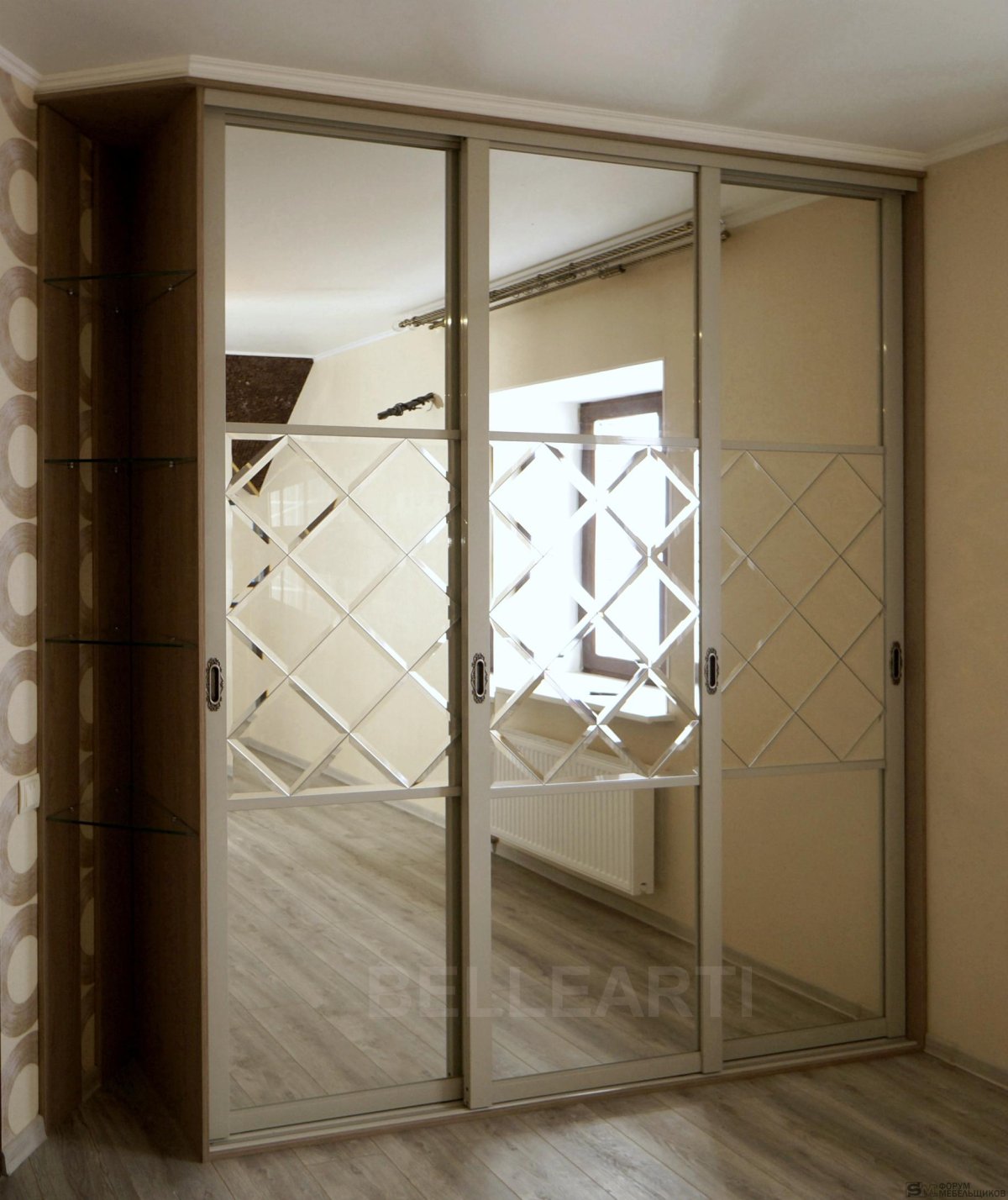 Шкаф купе с фацетом