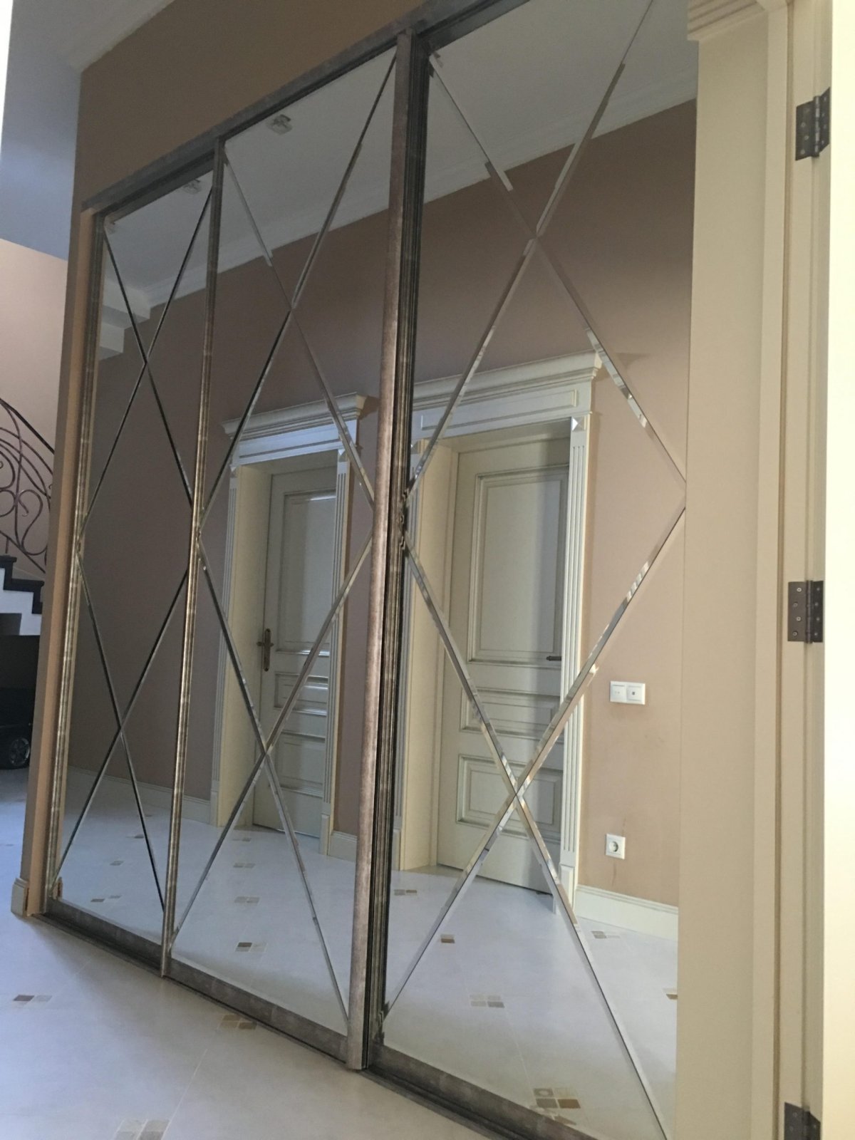 Шкаф купе с фацетом