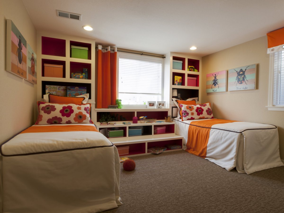 Гостиная с двухъярусной кроватью