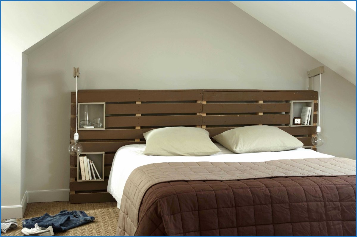 Изголовье кровати из реек