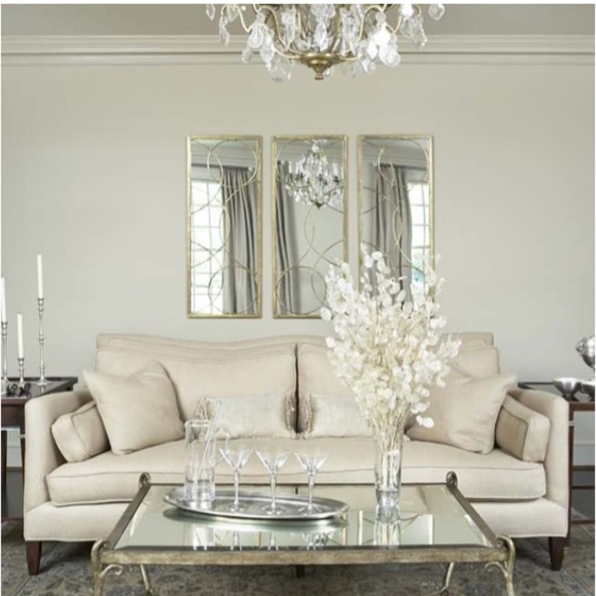 Большое зеркало в интерьере