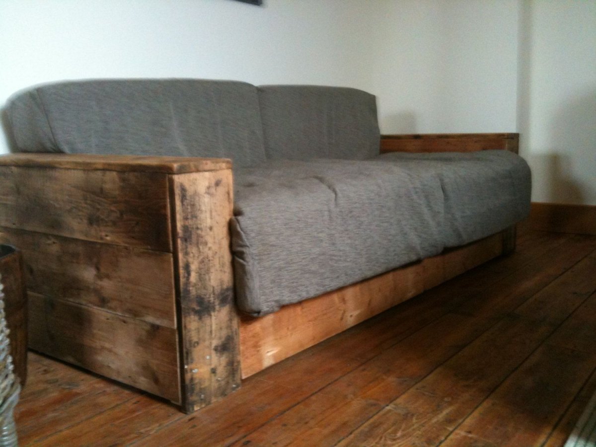 Кухня в скандинавском стиле с диваном