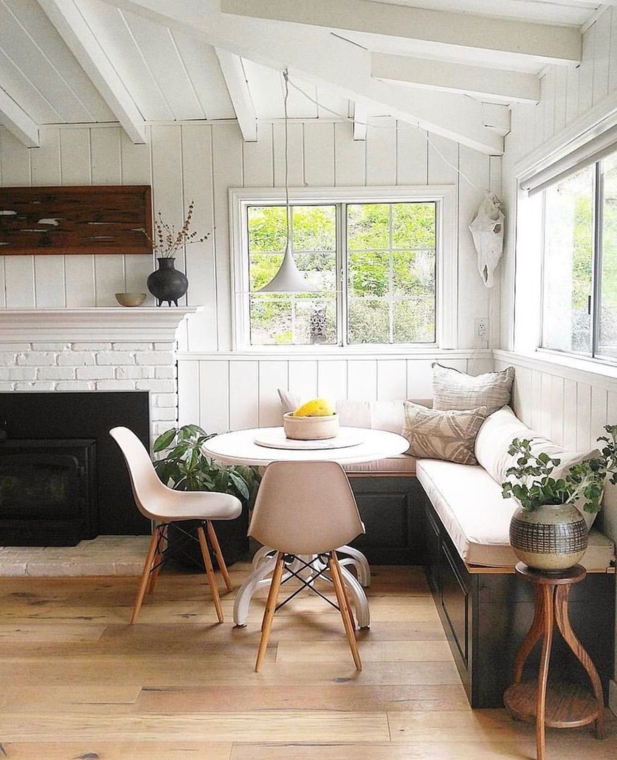 Деревянный диван для террасы