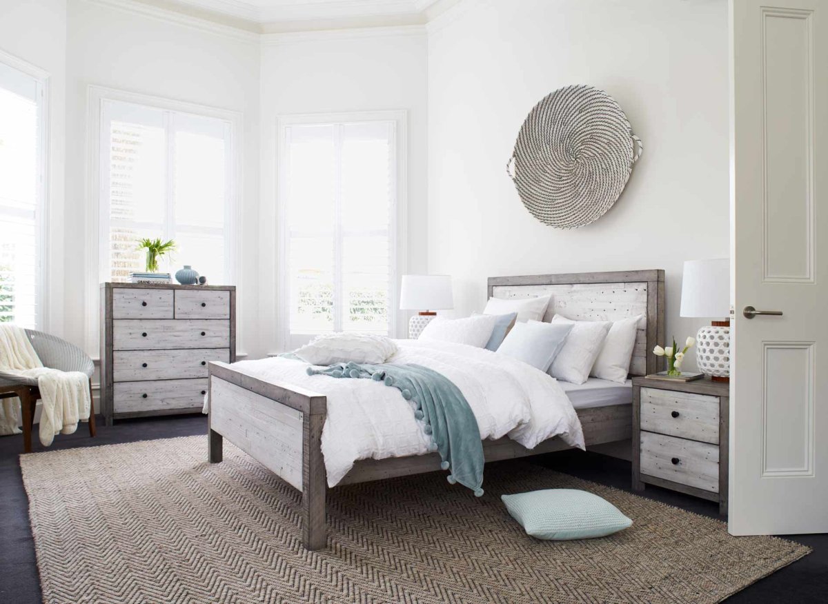 Светлая спальня