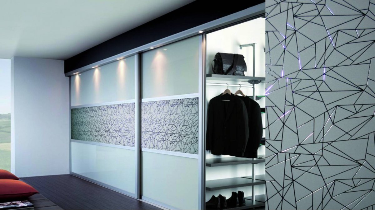 Шкаф купе с пескоструйным рисунком