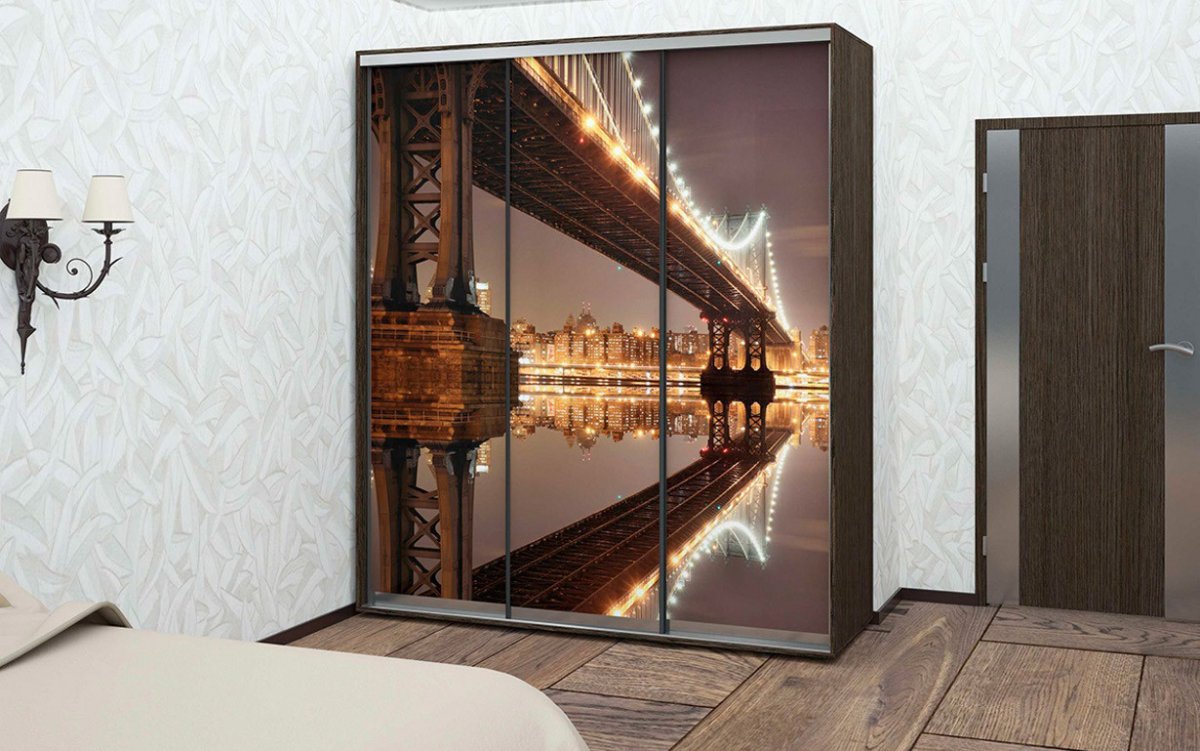 Шкаф купе с зеркалом