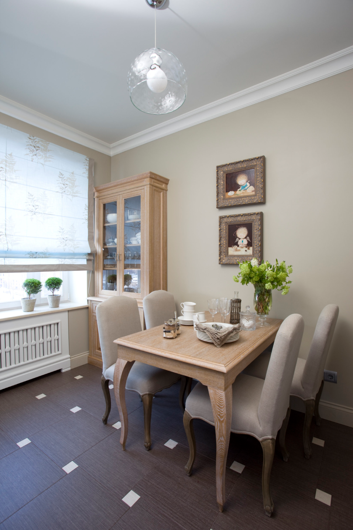 Интерьер столовой комнаты