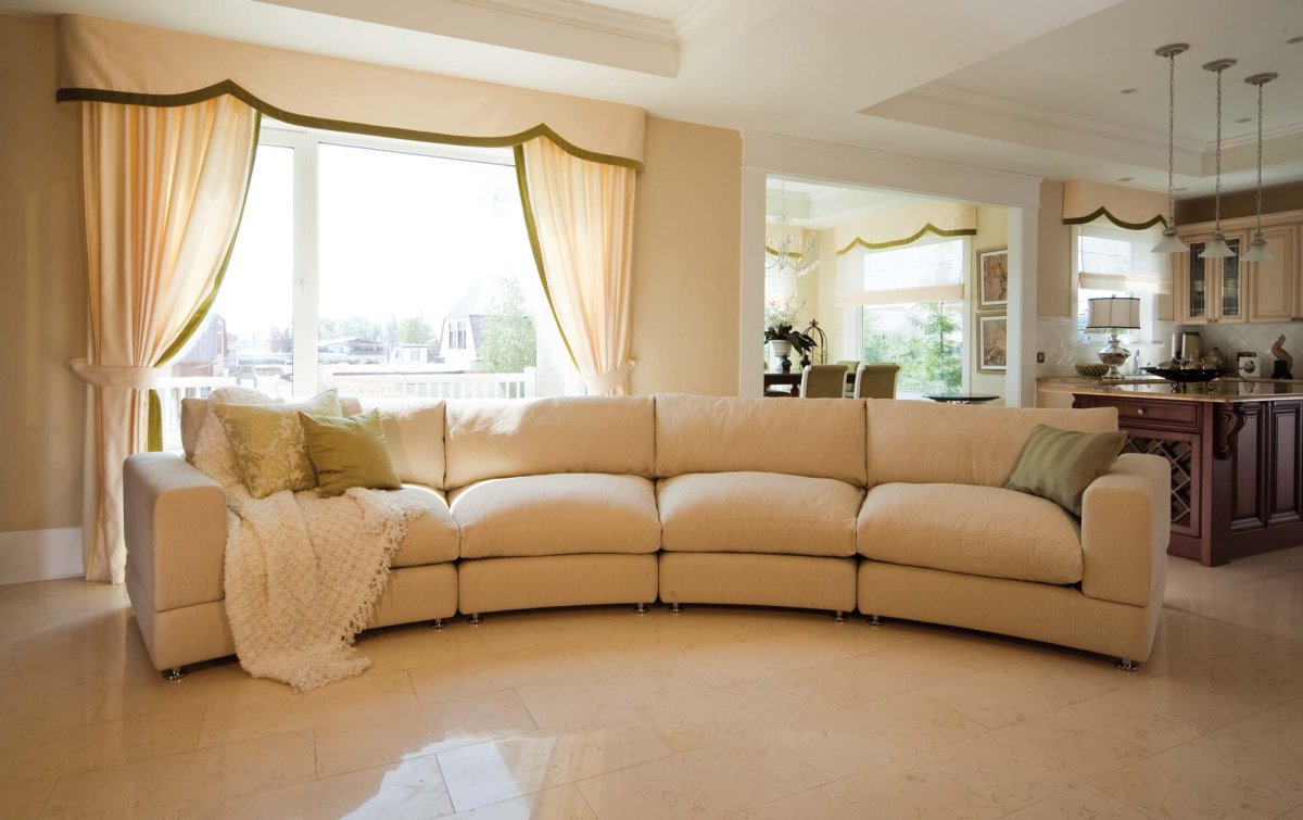 Шторы для эркерного окна в гостиной современный