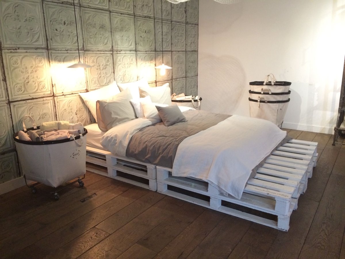 Кровать палетт из паллетов