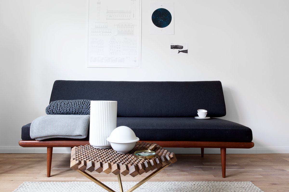 Голубой диван Минимализм