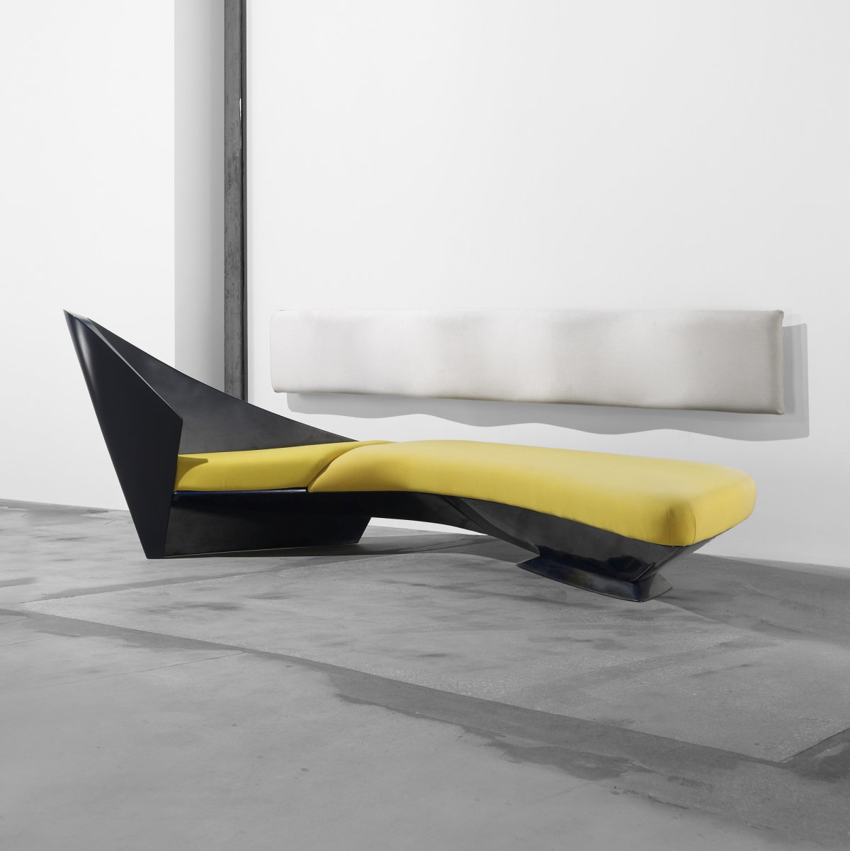 Диваны в футуристическом стиле