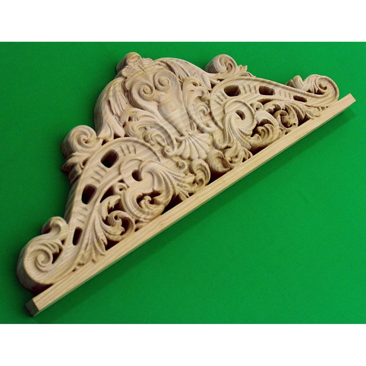 Деревянные резные элементы