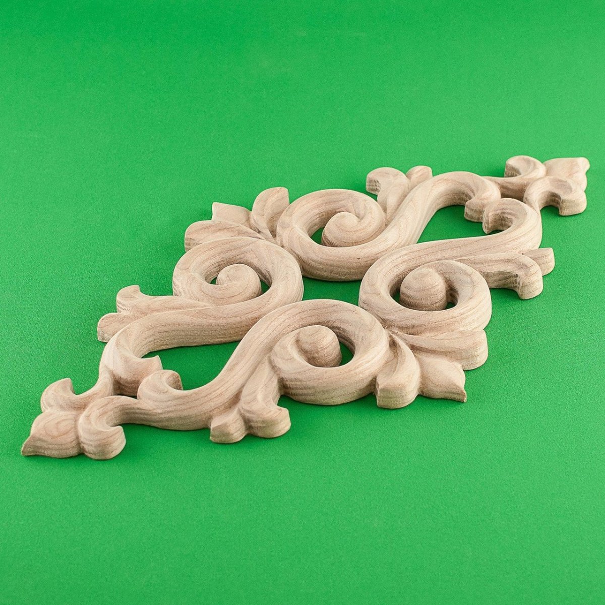 Накладная резьба по дереву