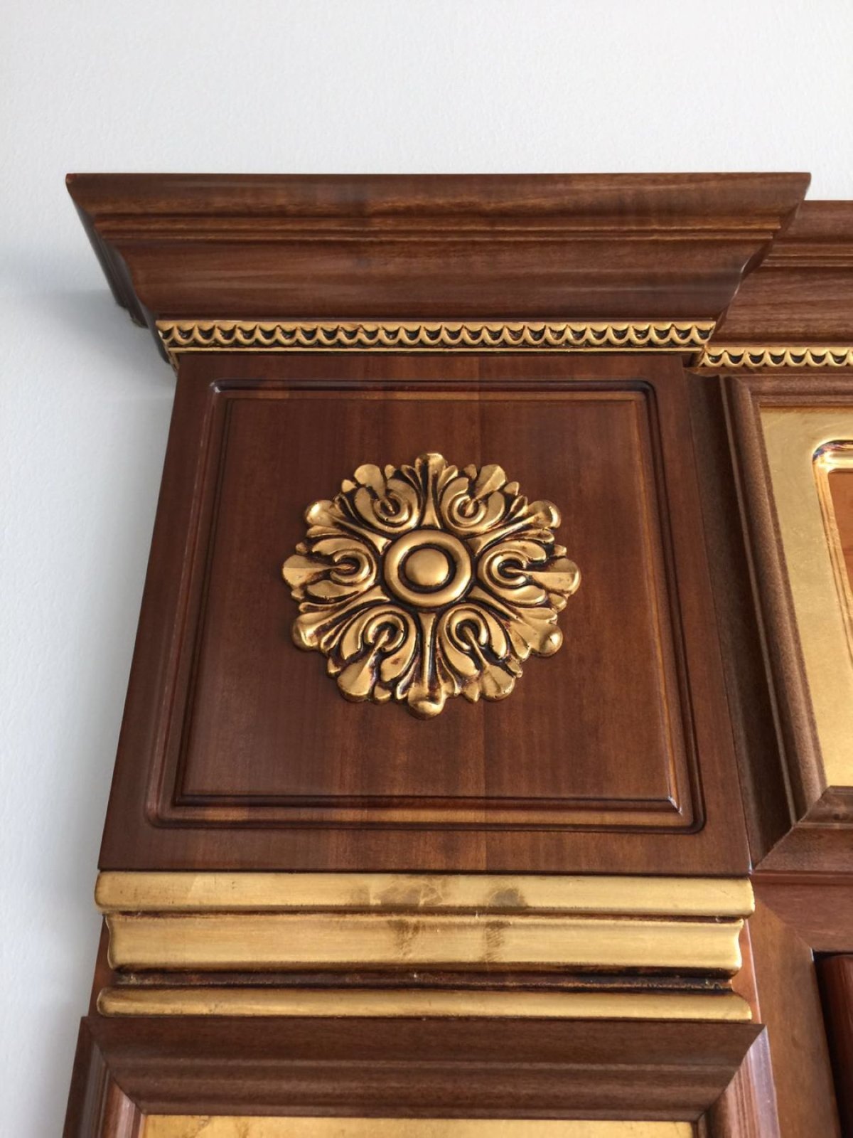 Ставрос резной декор