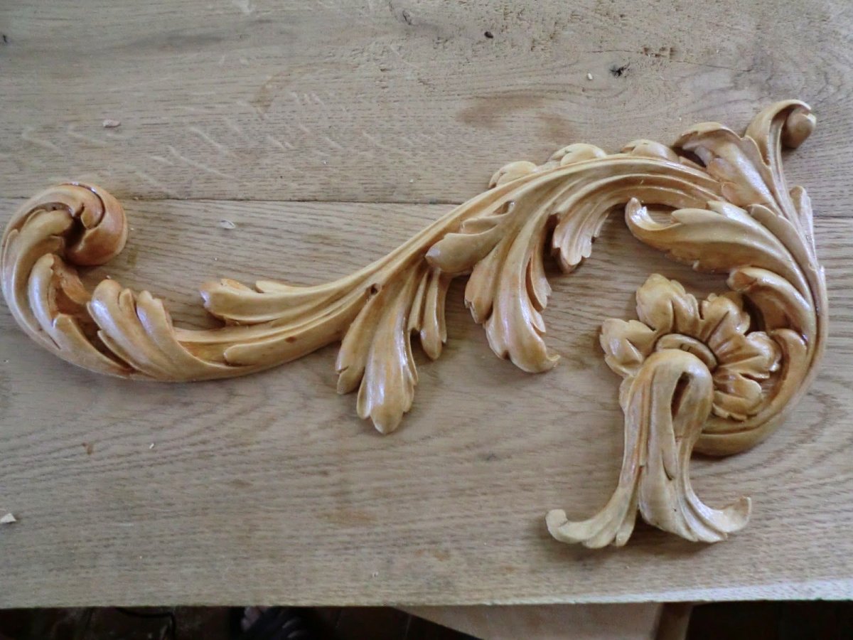 Резные камины из дерева