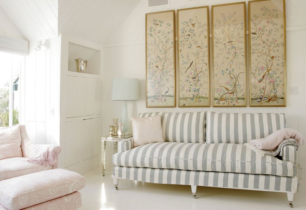 Диван в полоску фон