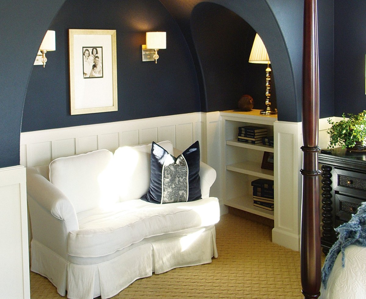 Диван в нише