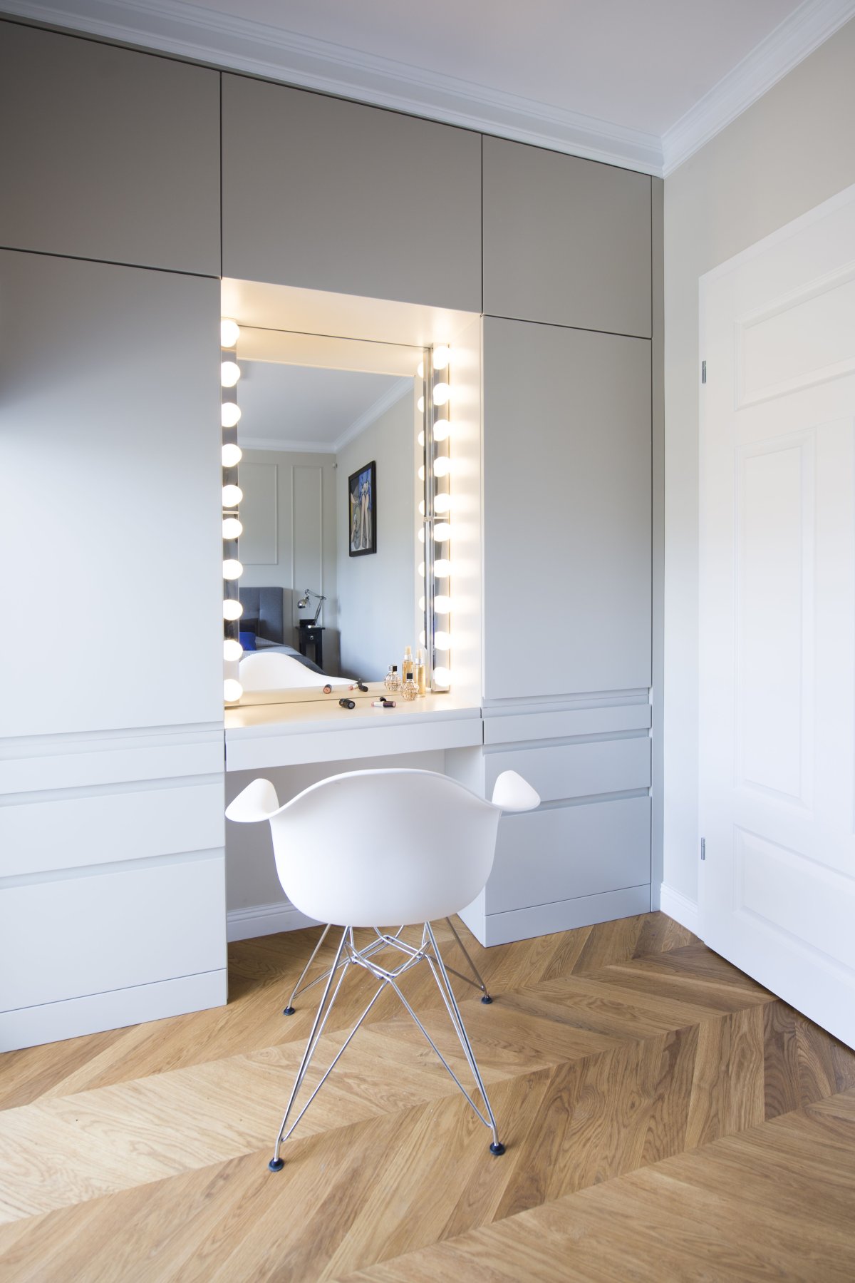 Туалетный столик встроенный в шкаф