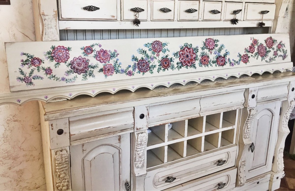 Мебель в стиле Прованс с росписью и лепниной