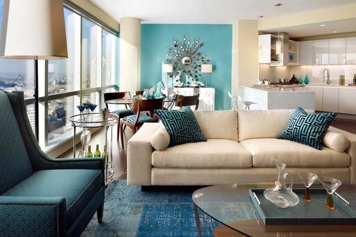 Диван в кофейных тонах