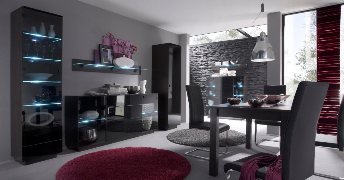 Черный матовый шкаф