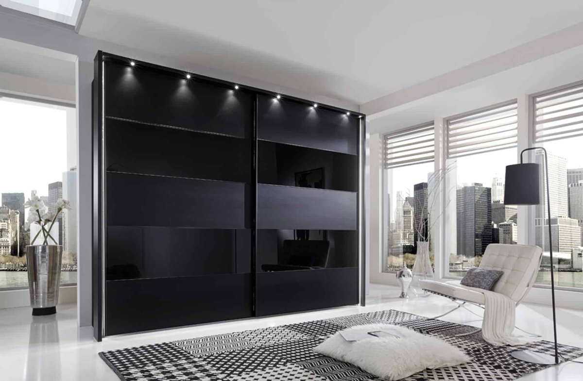 Черно белый шкаф купе в спальню