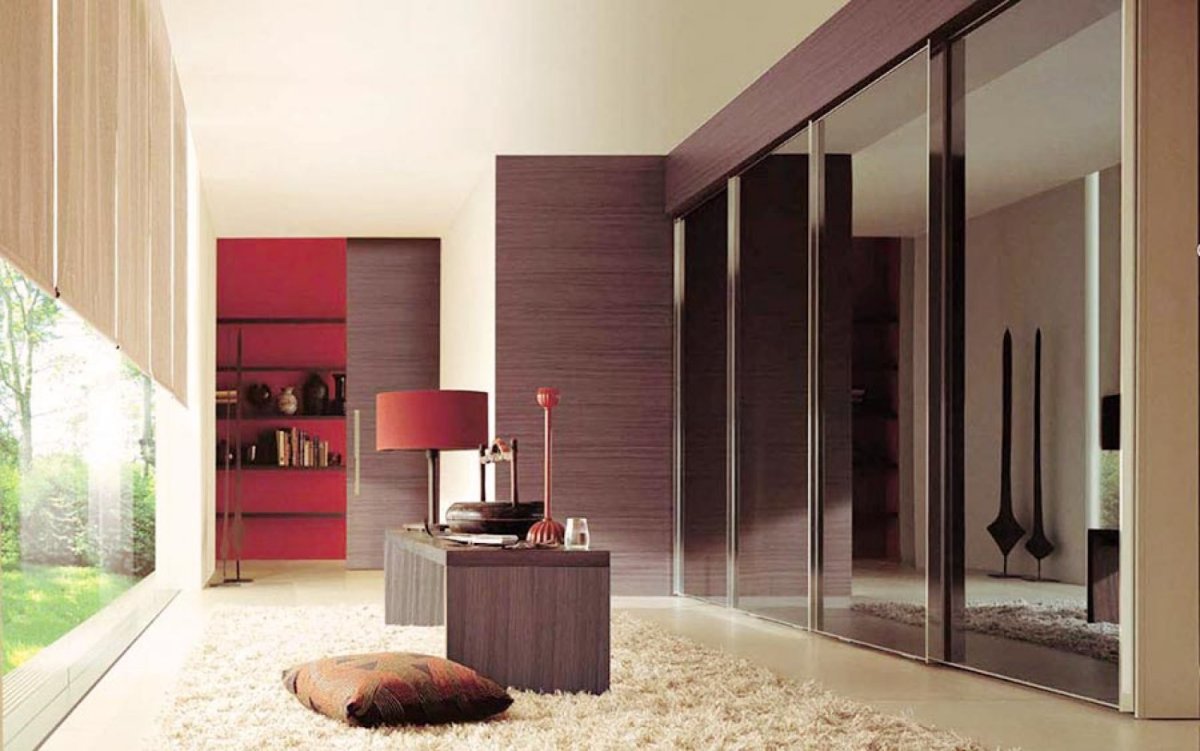 Шкаф купе с красными цветами