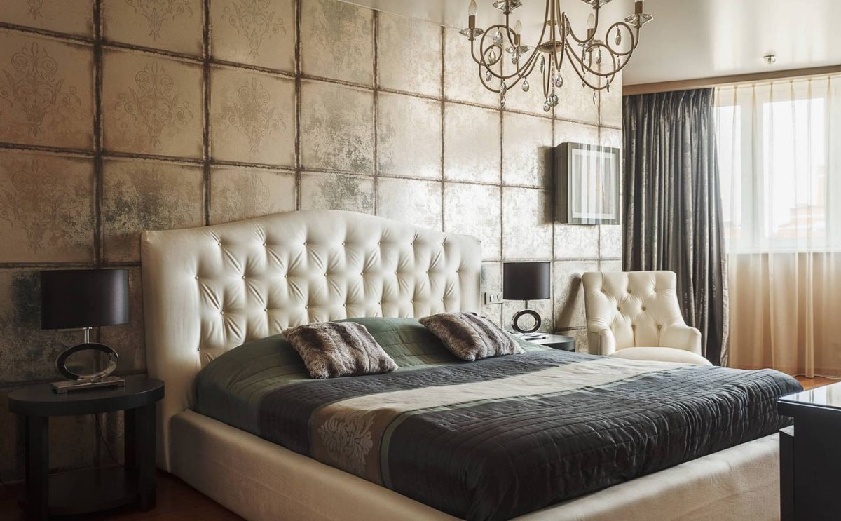 Кровать серая с мягким изголовьем