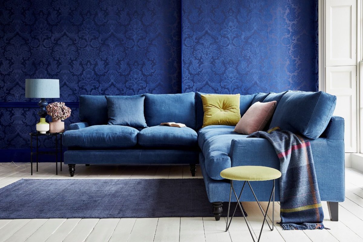 Серый бархат диван в интерьере