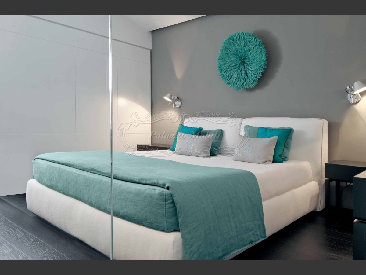 Кровать бирюзовая с мягким изголовьем