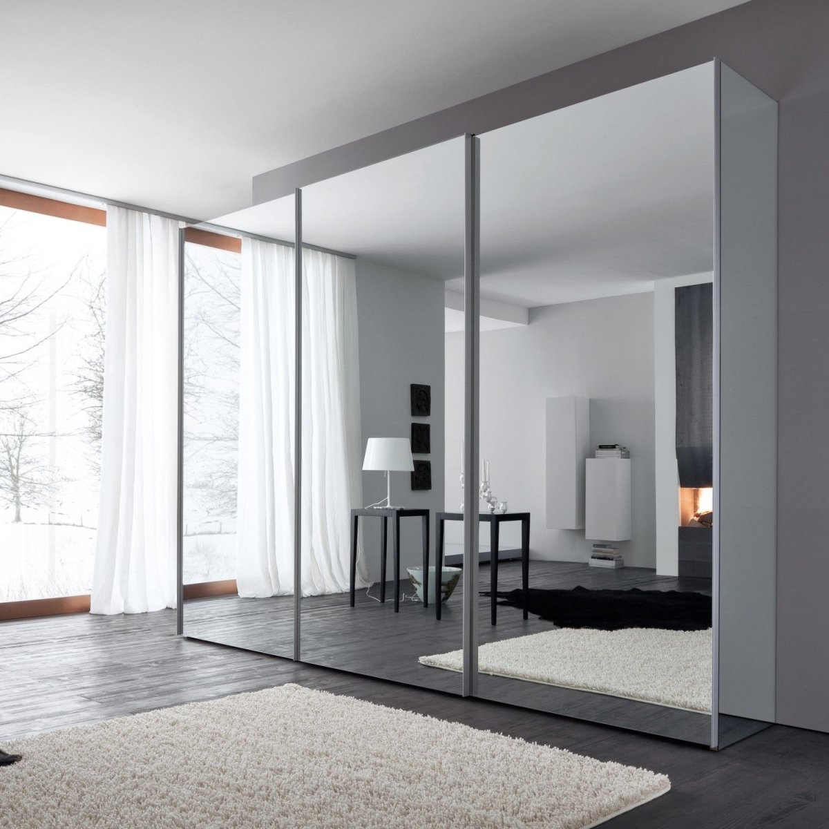 Зеркало в металлической раме