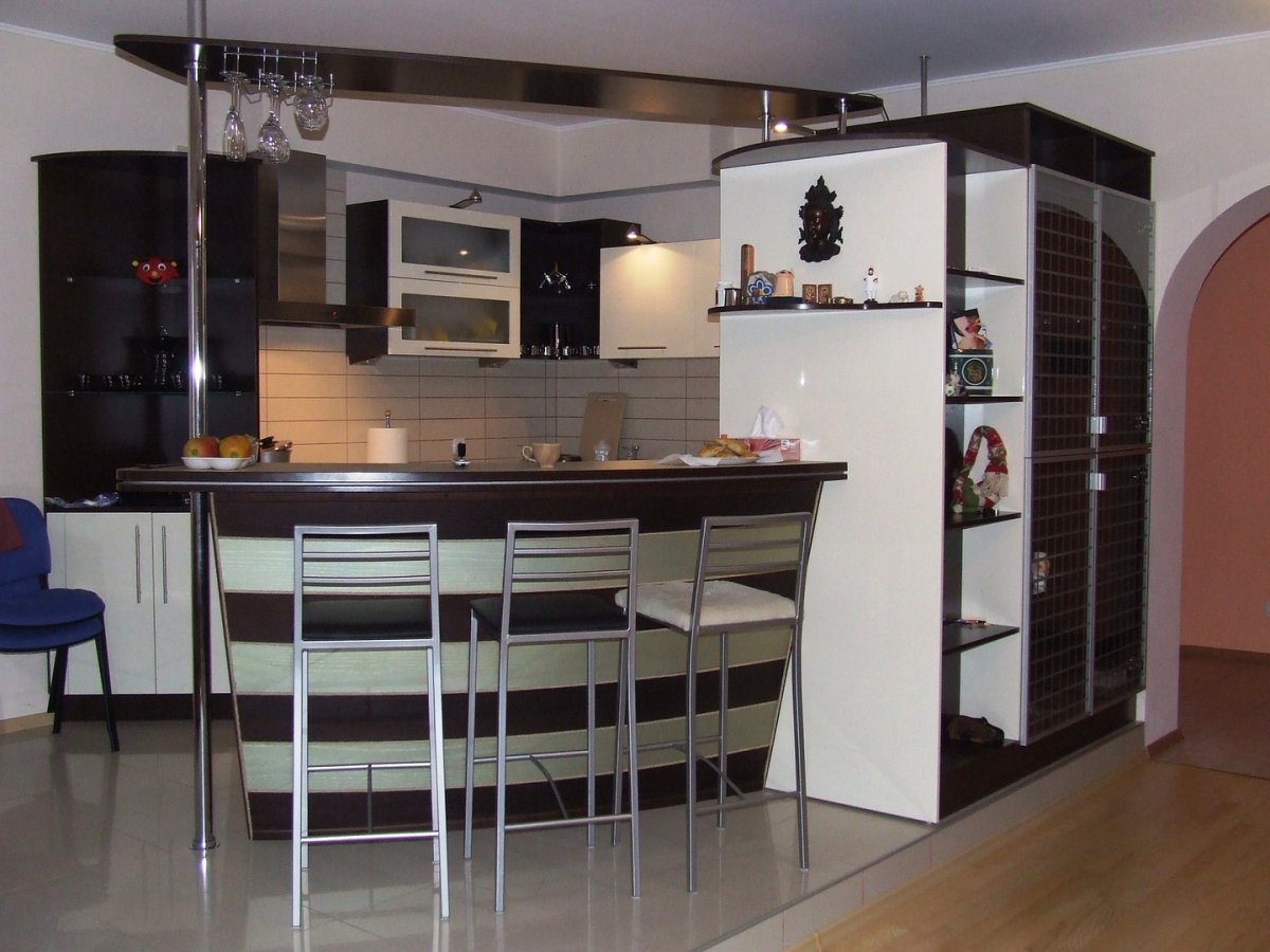 Барная стойка со шкафчиками