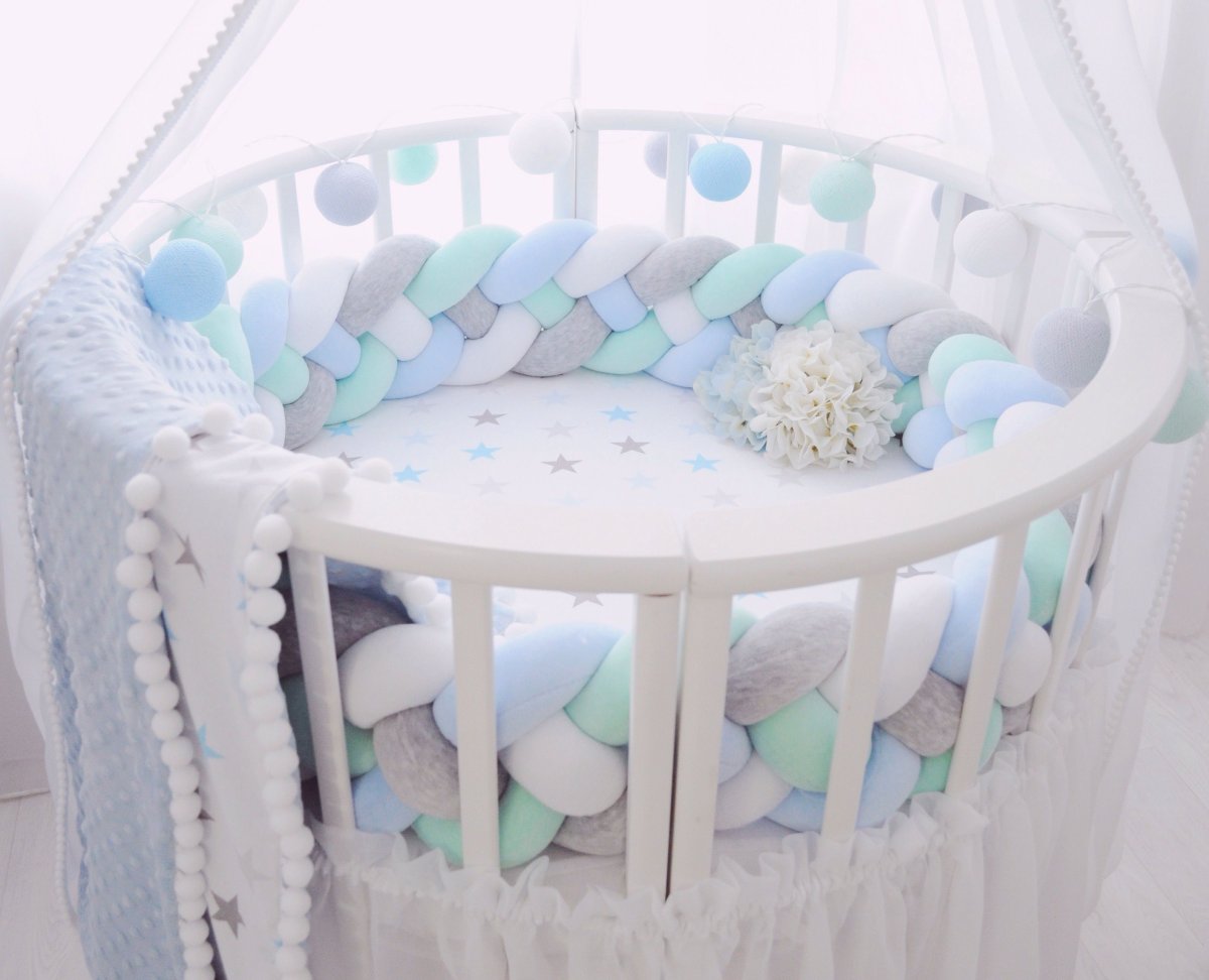 Комната с круглой кроватью