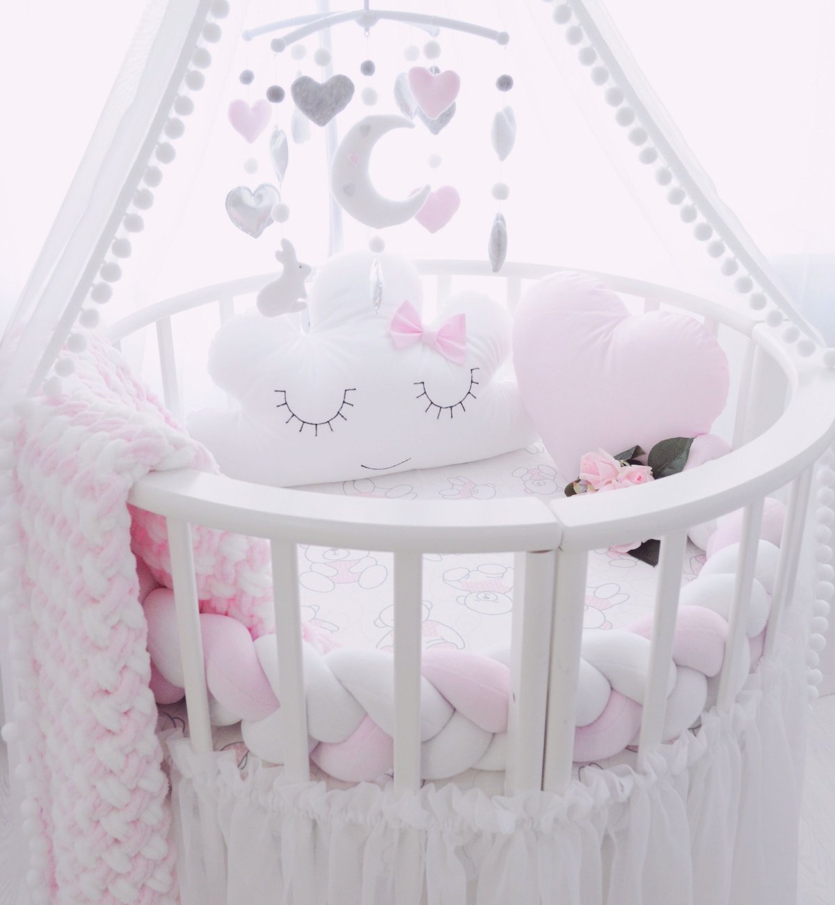 Круглая кроватка для новорожденных