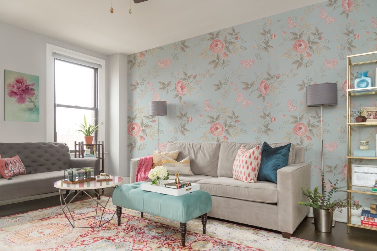 Цветочные обои в интерьере