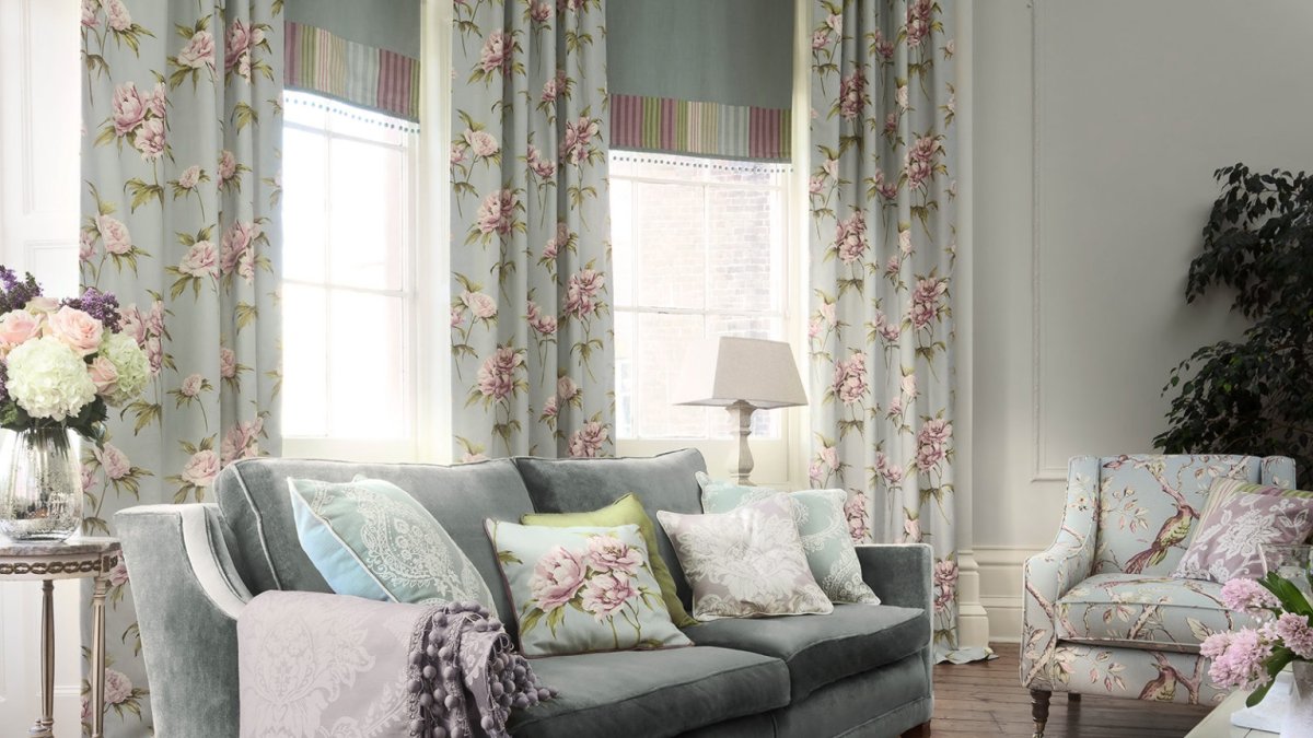 Шторы в цветочек в интерьере