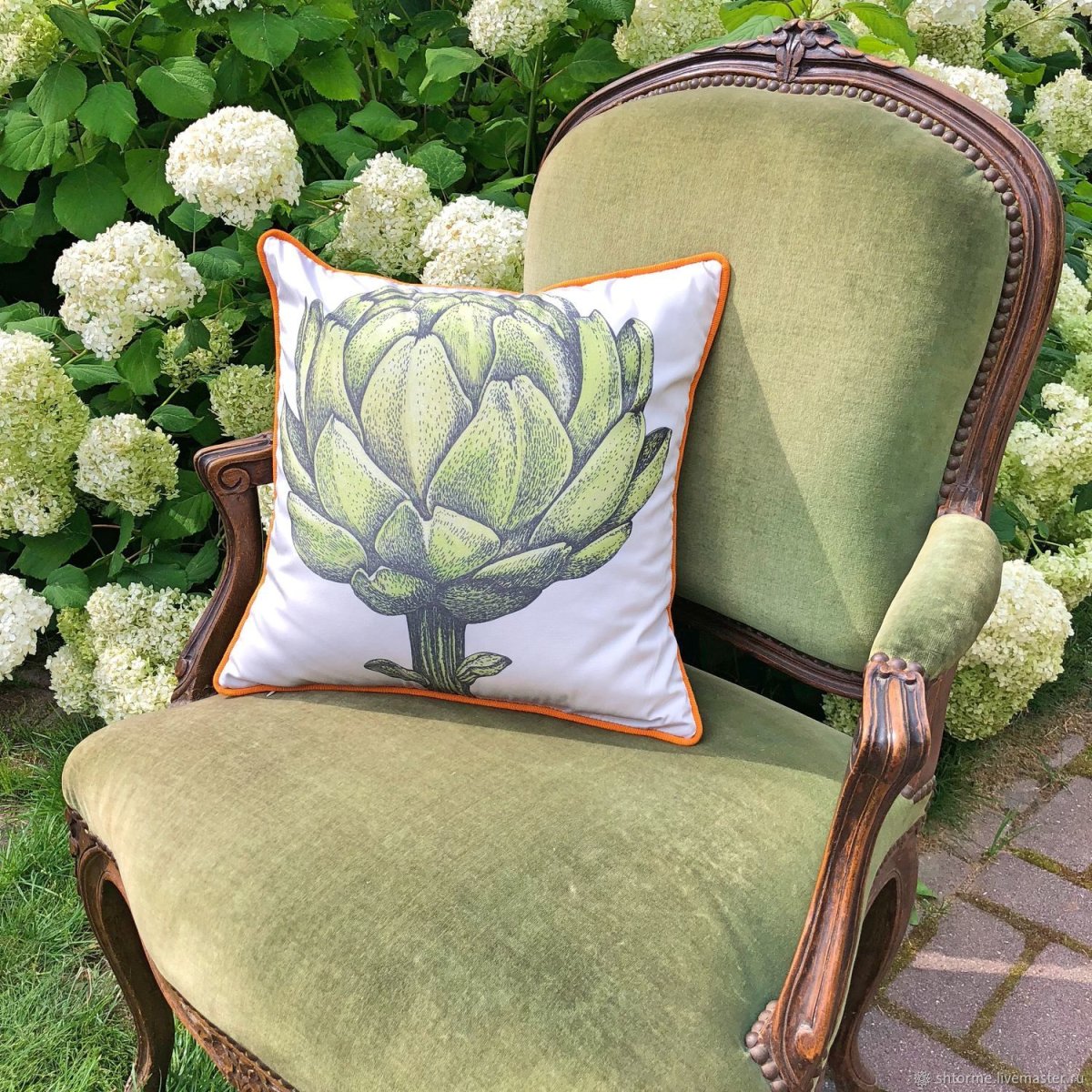 Подушки на диван в интерьере