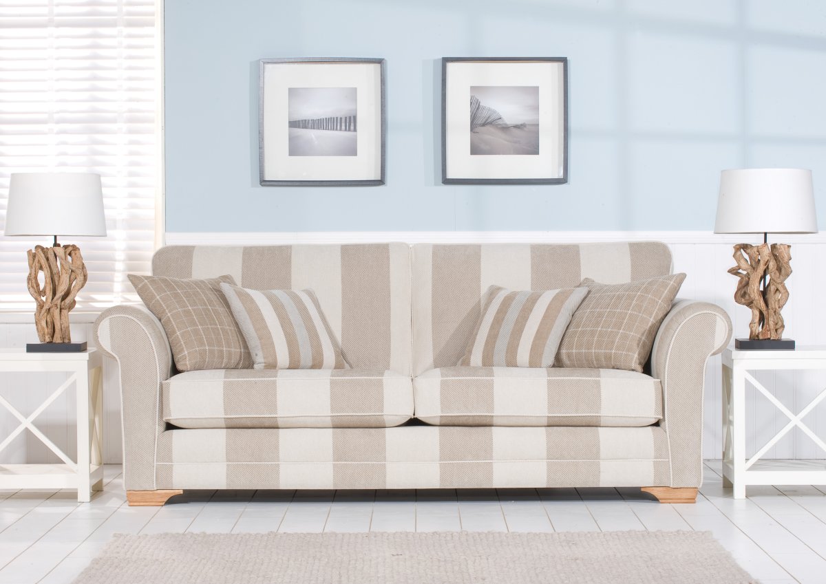 Диван в полоску