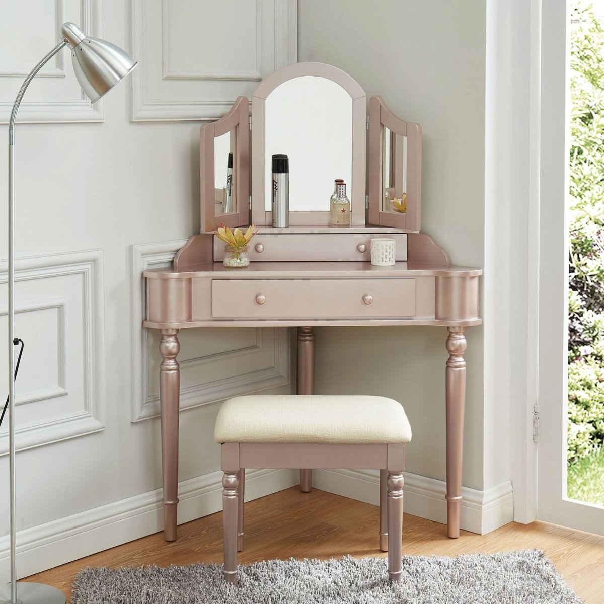 Дизайнерский туалетный столик