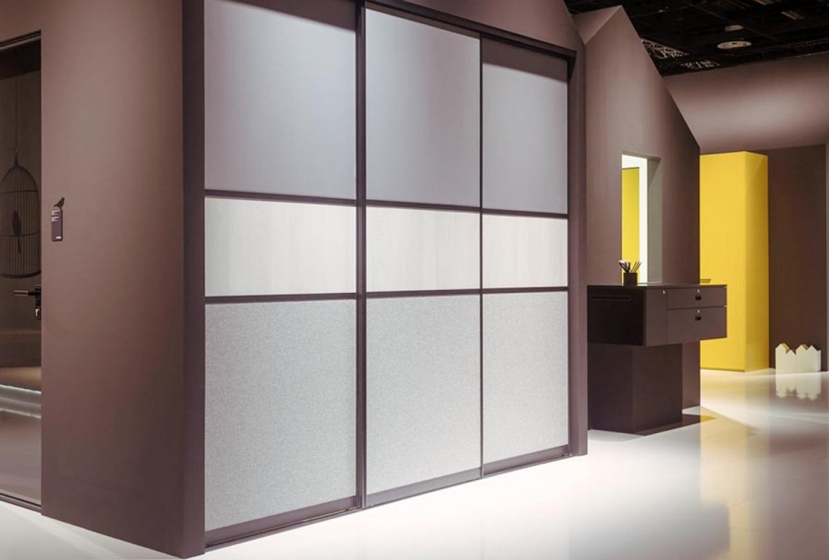 Встроенный шкаф хайтек