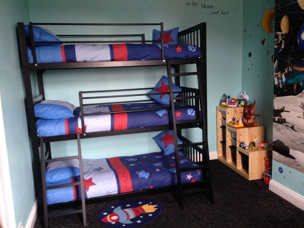 Трехъярусная кровать икеа