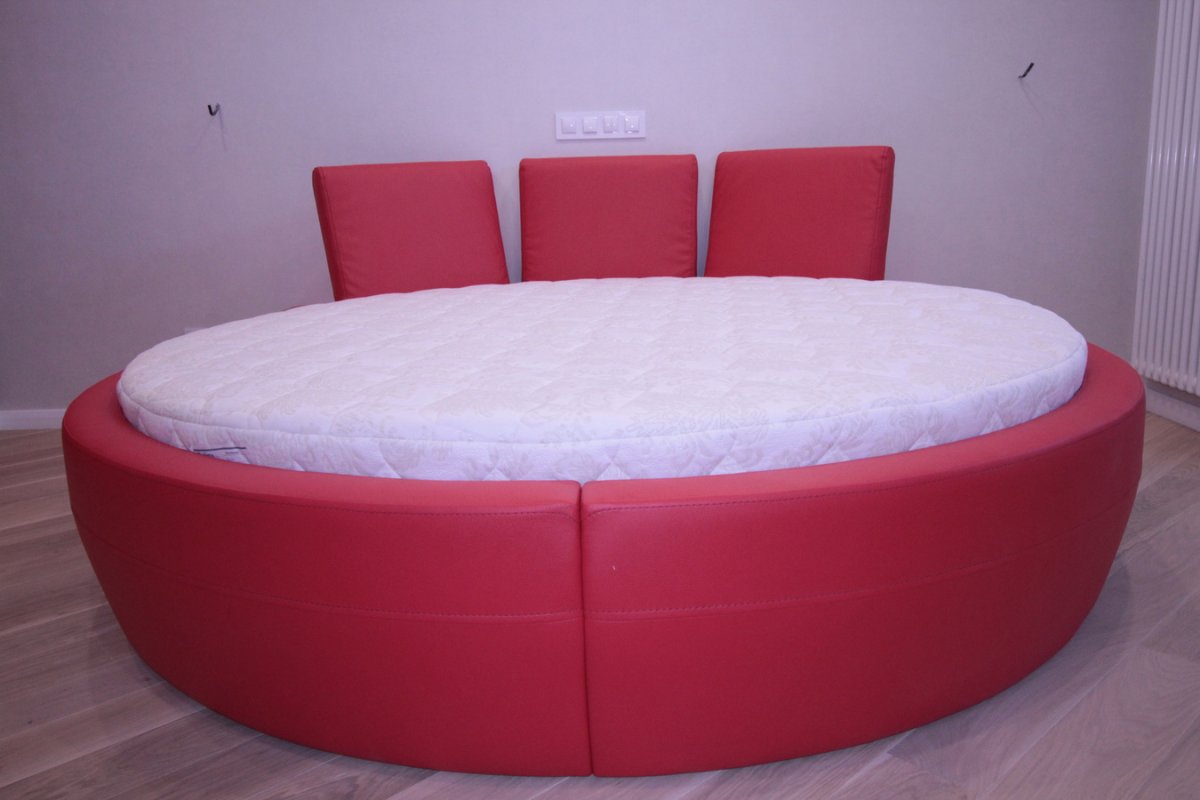 Круглая кровать
