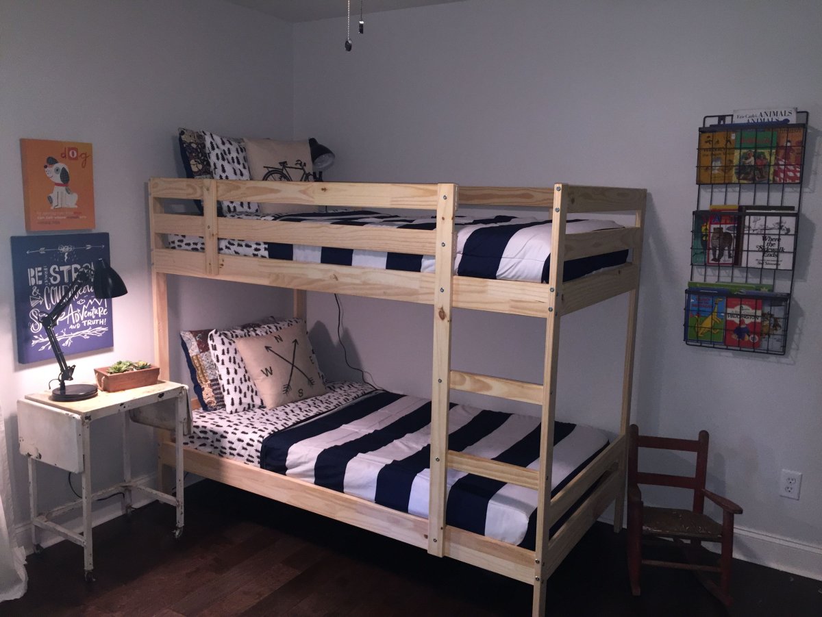 Трехъярусная кровать для детей
