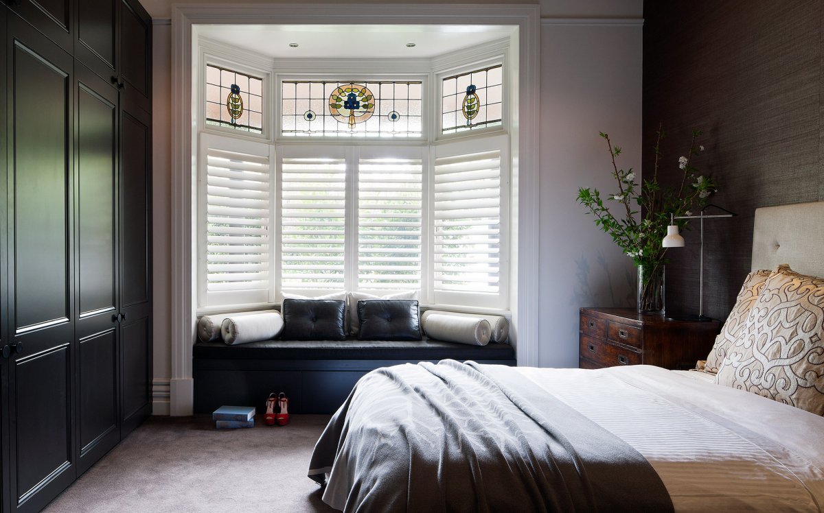 Планировка спальни с эркером