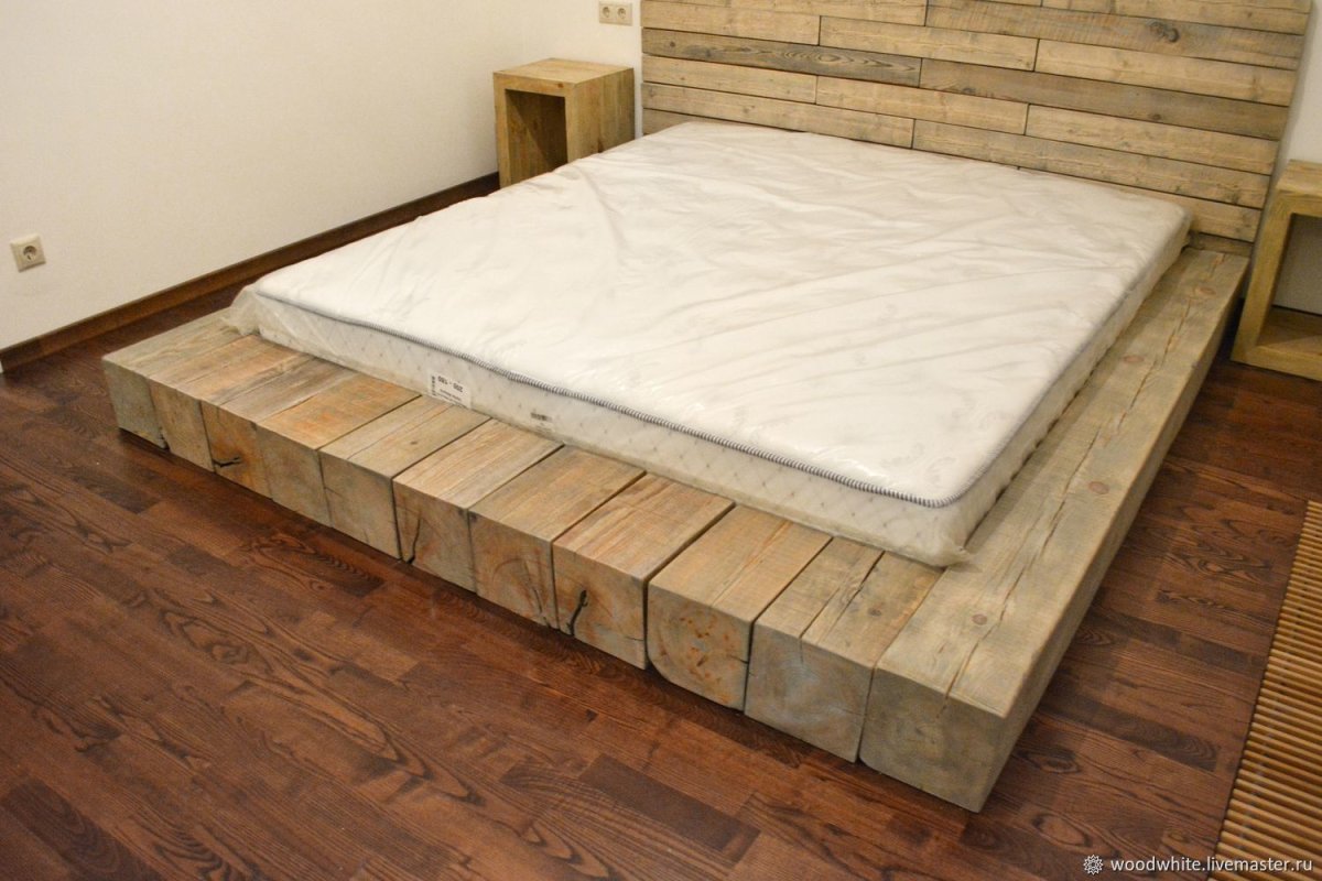 Кровать из бруса 150х150 лофт