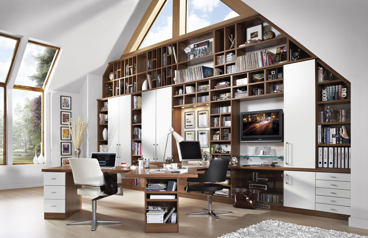 Домашний кабинет с библиотекой