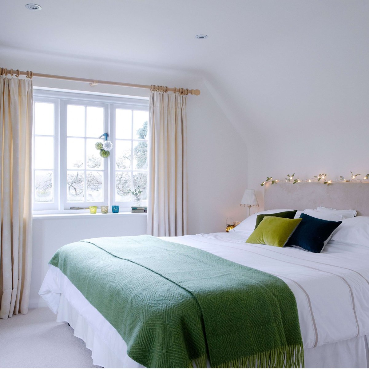 Стеновые панели для спальни из дерева