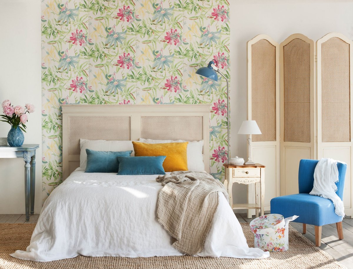 Обои в женскую спальню