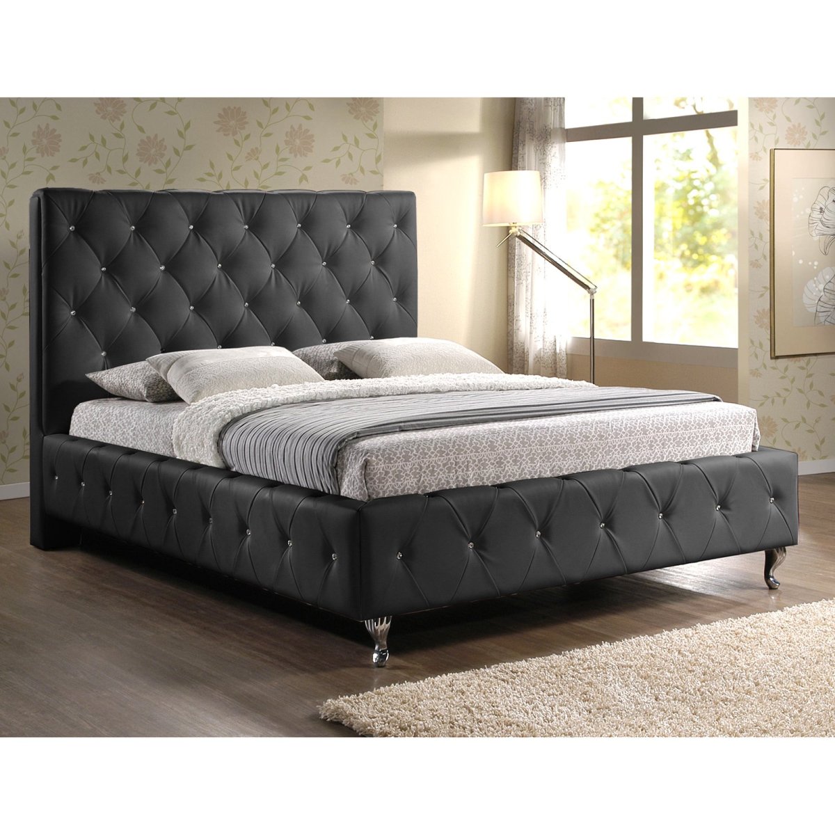 Кровать с кожаной обивкой односпальная