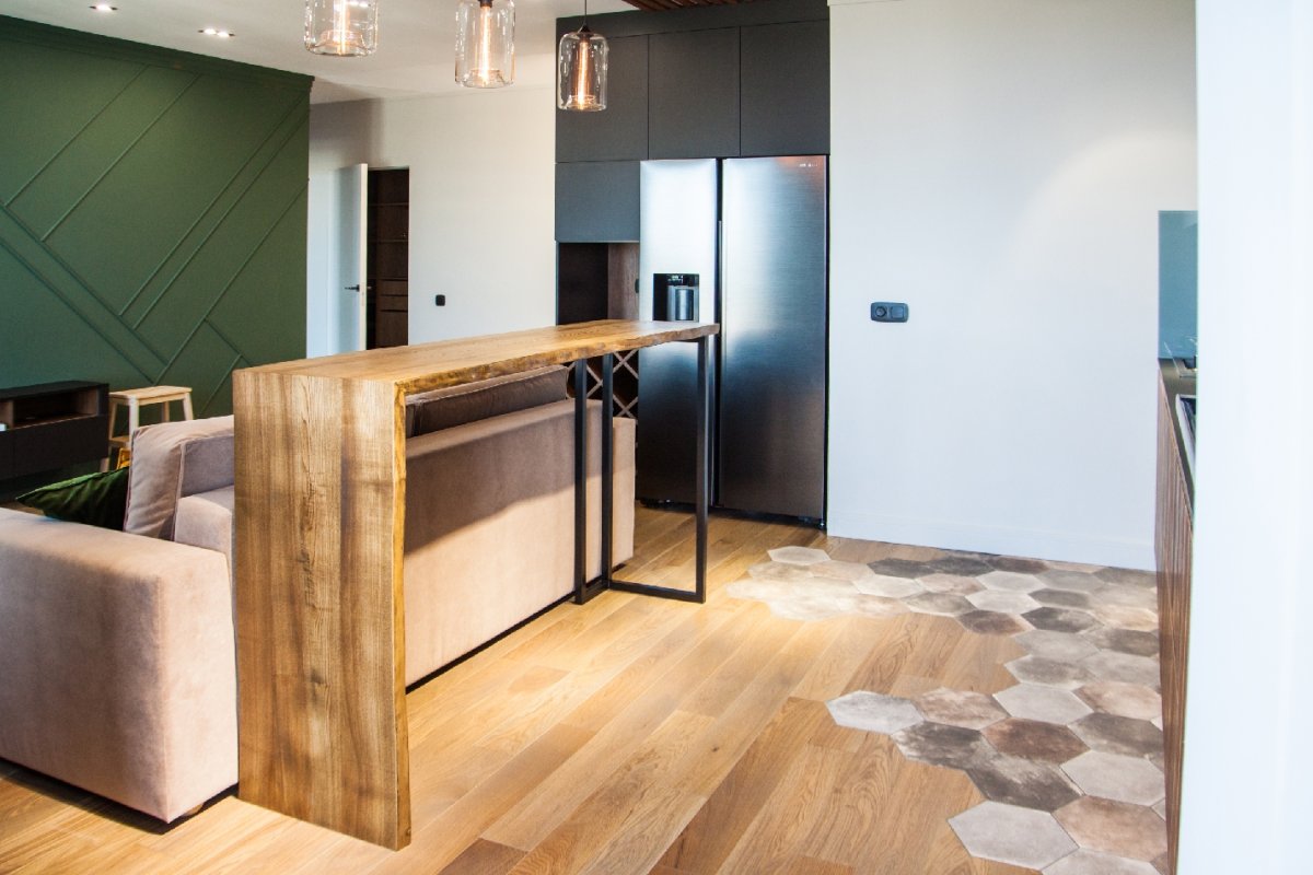 Барная стойка с диваном